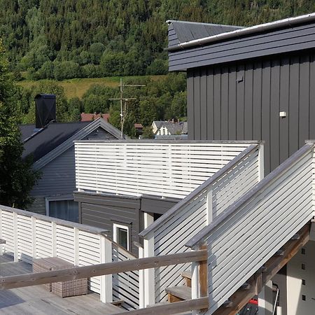 Lyngen Apartments Lyngseidet Zewnętrze zdjęcie